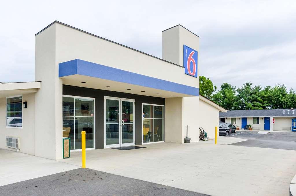 Motel 6 Troutville, Va Bagian luar foto